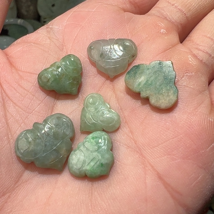 翡翠颈饰未镶嵌吊坠