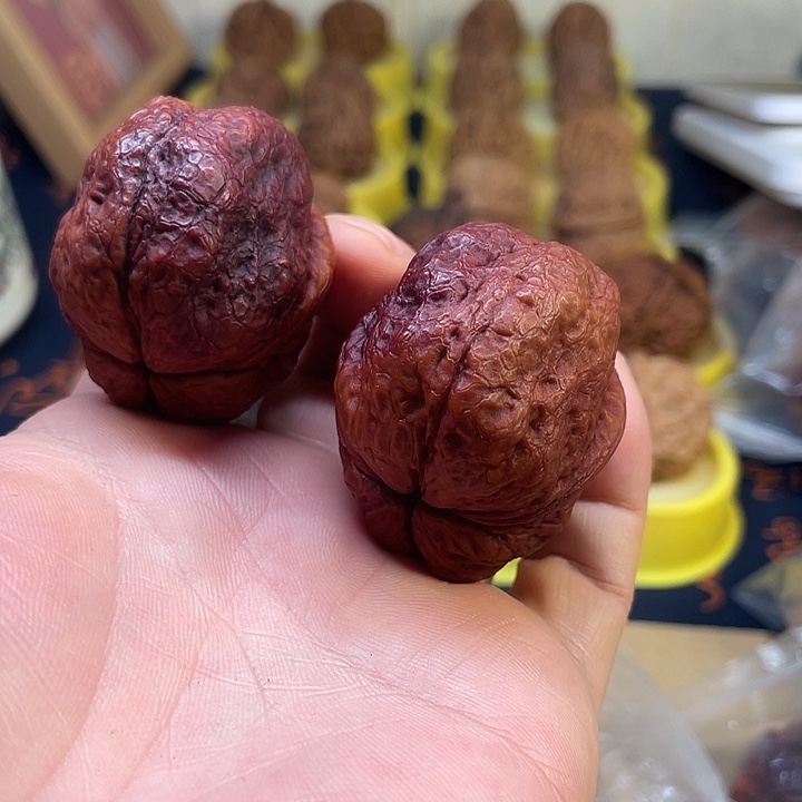 生***上文玩核桃把件方尊46