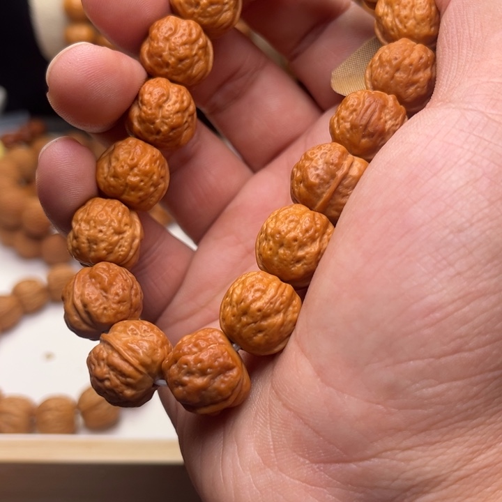 猴头核桃手串蟾宗15左右
