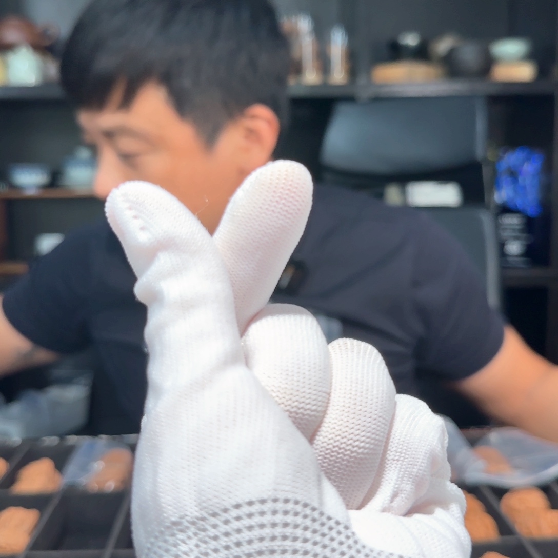 丛***俊桃核吊坠十级礼物