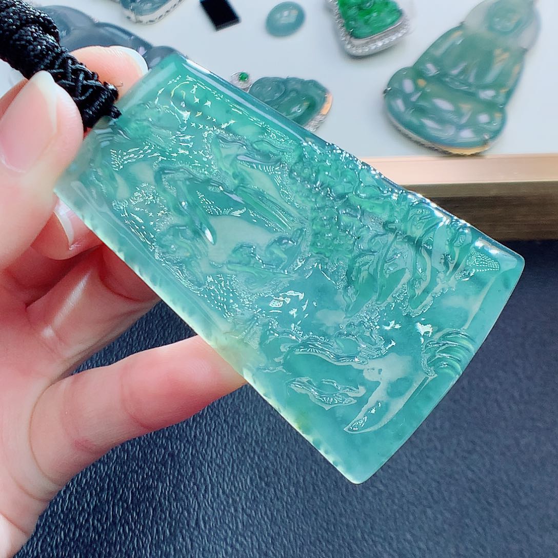 翡翠颈饰未镶嵌翡翠