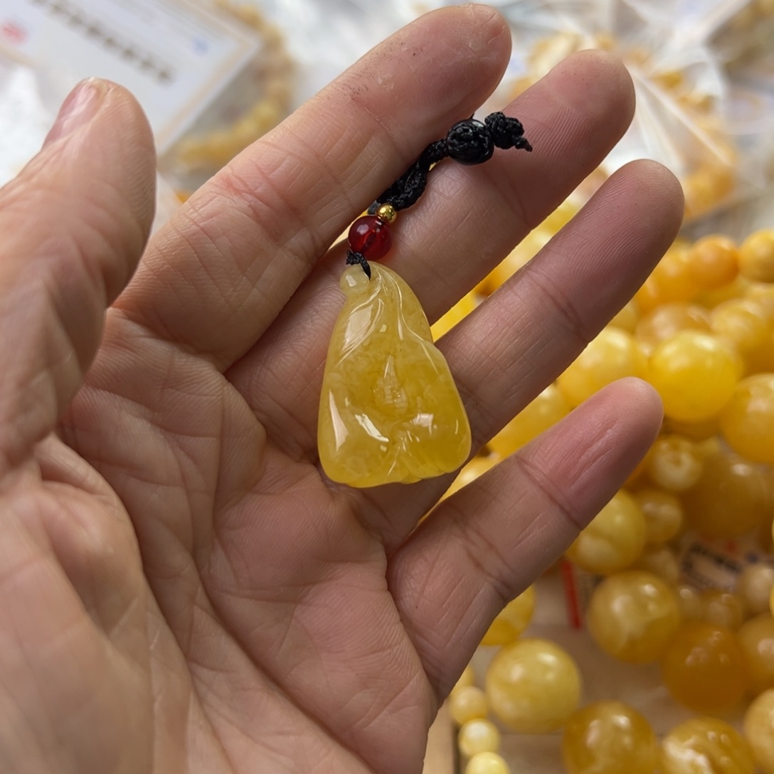 琥珀珠宝奇石未镶嵌