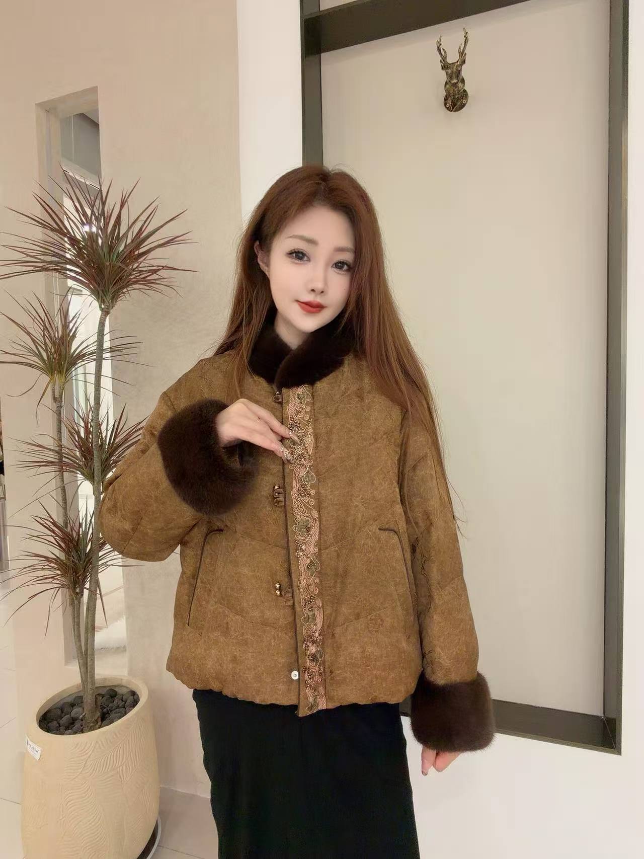 【YANYAN】国风冬法绣女装冬季外套短款水貂毛领白鹅绒保暖羽绒9815