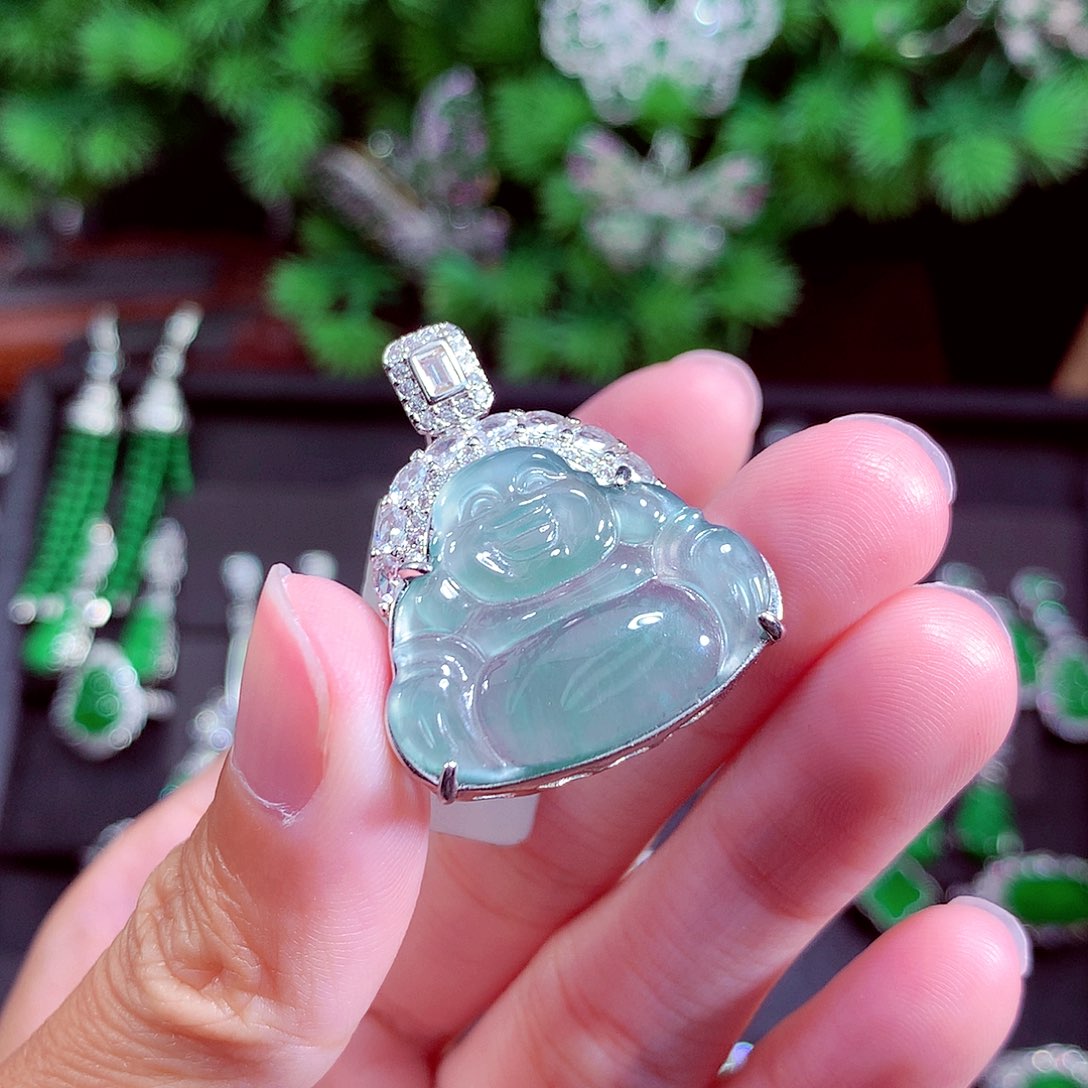 颈饰未镶嵌翡翠天然