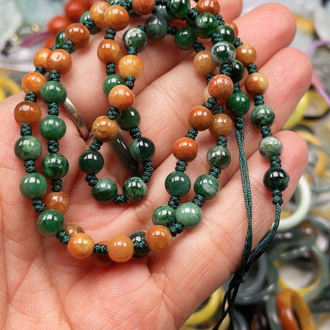 翡翠颈饰未镶嵌翡翠