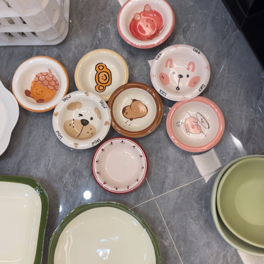 陶瓷微瑕餐具介意勿拍，满18飞！随机四个