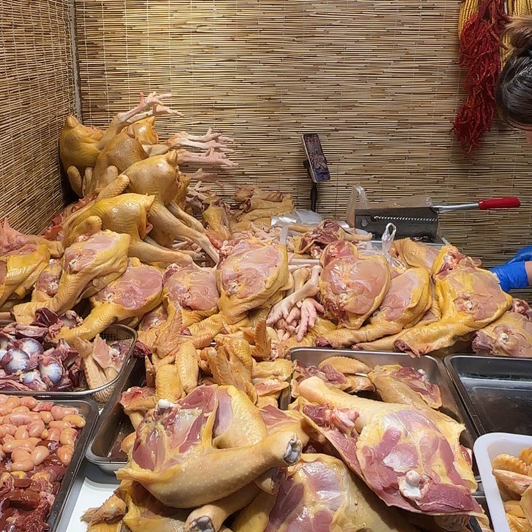 6月中国大陆食用农产品鸡腿10.34斤