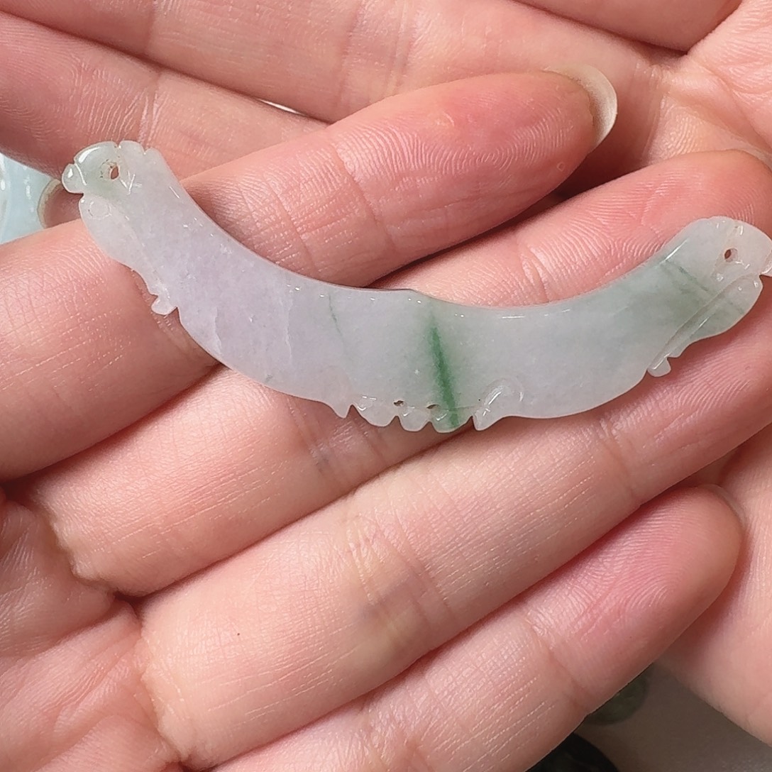 翡翠未镶嵌颈饰挂件