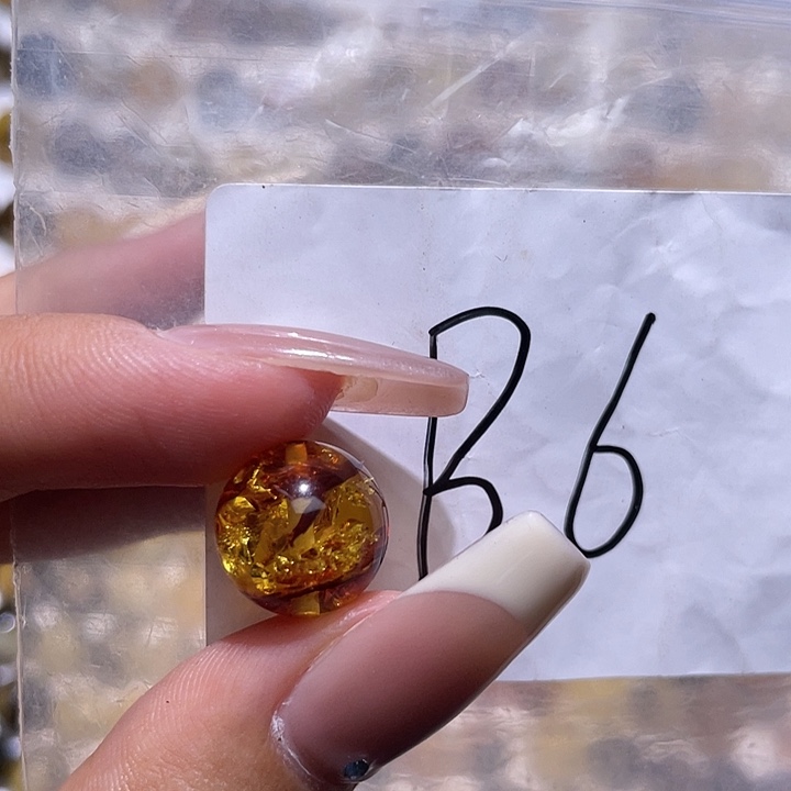 琥珀未镶嵌裸石12.5福利