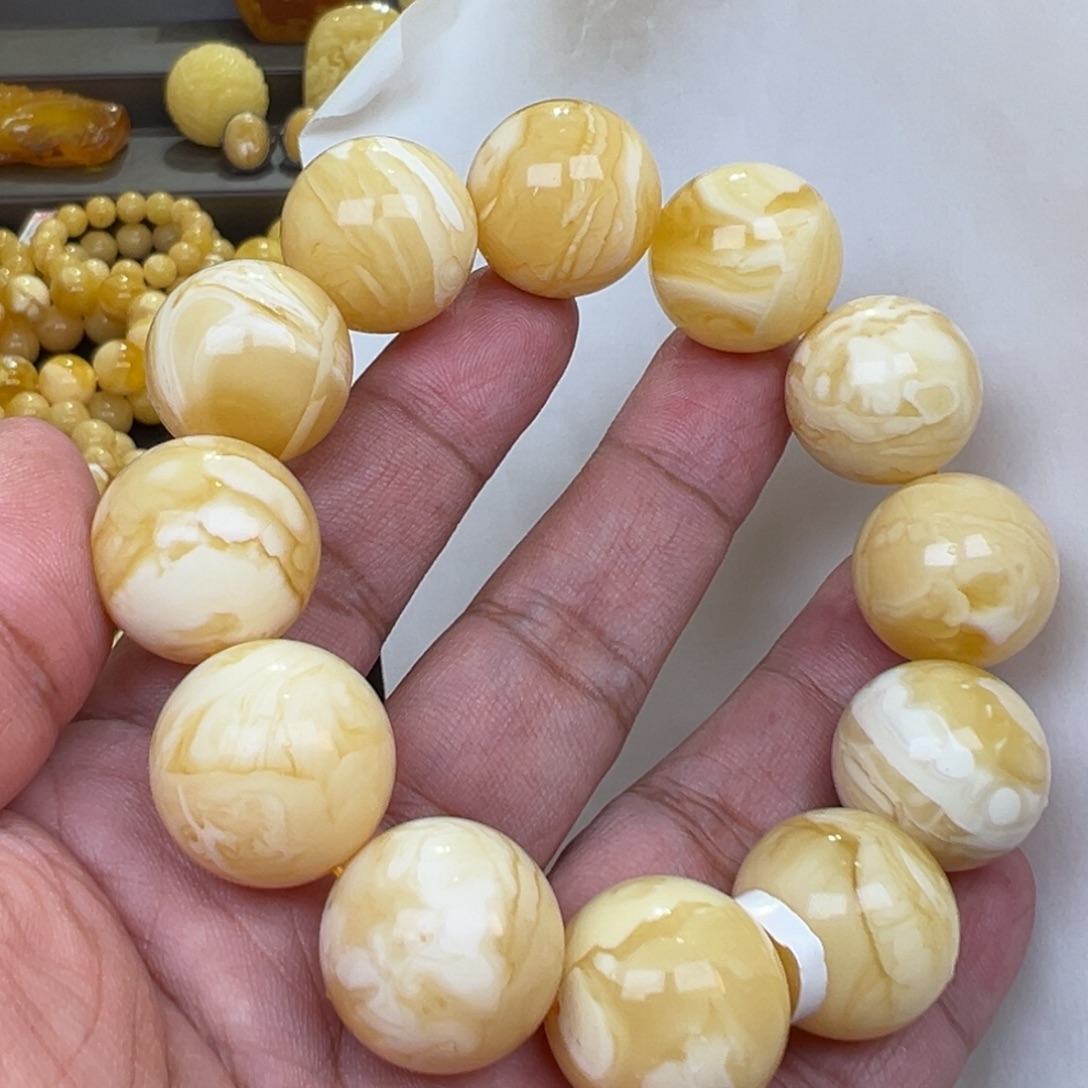 蜜蜡未镶嵌裸石20加56克