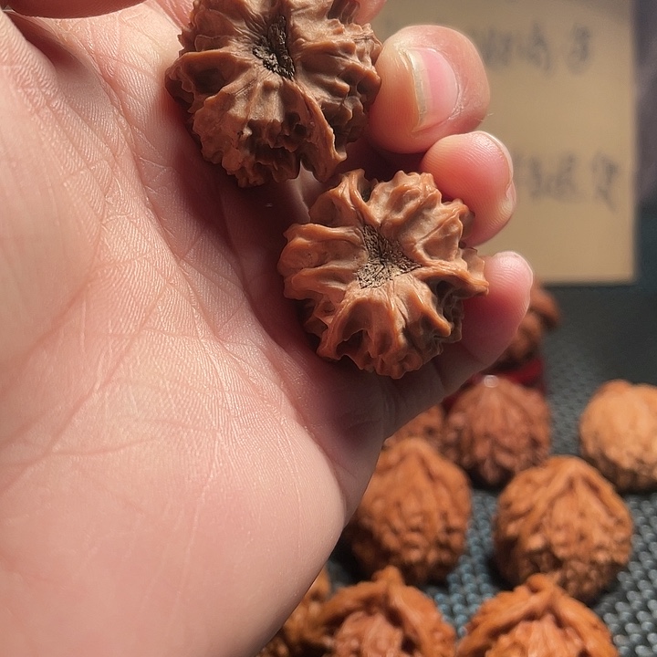 把件文玩核桃30mm野生龙门涧三棱