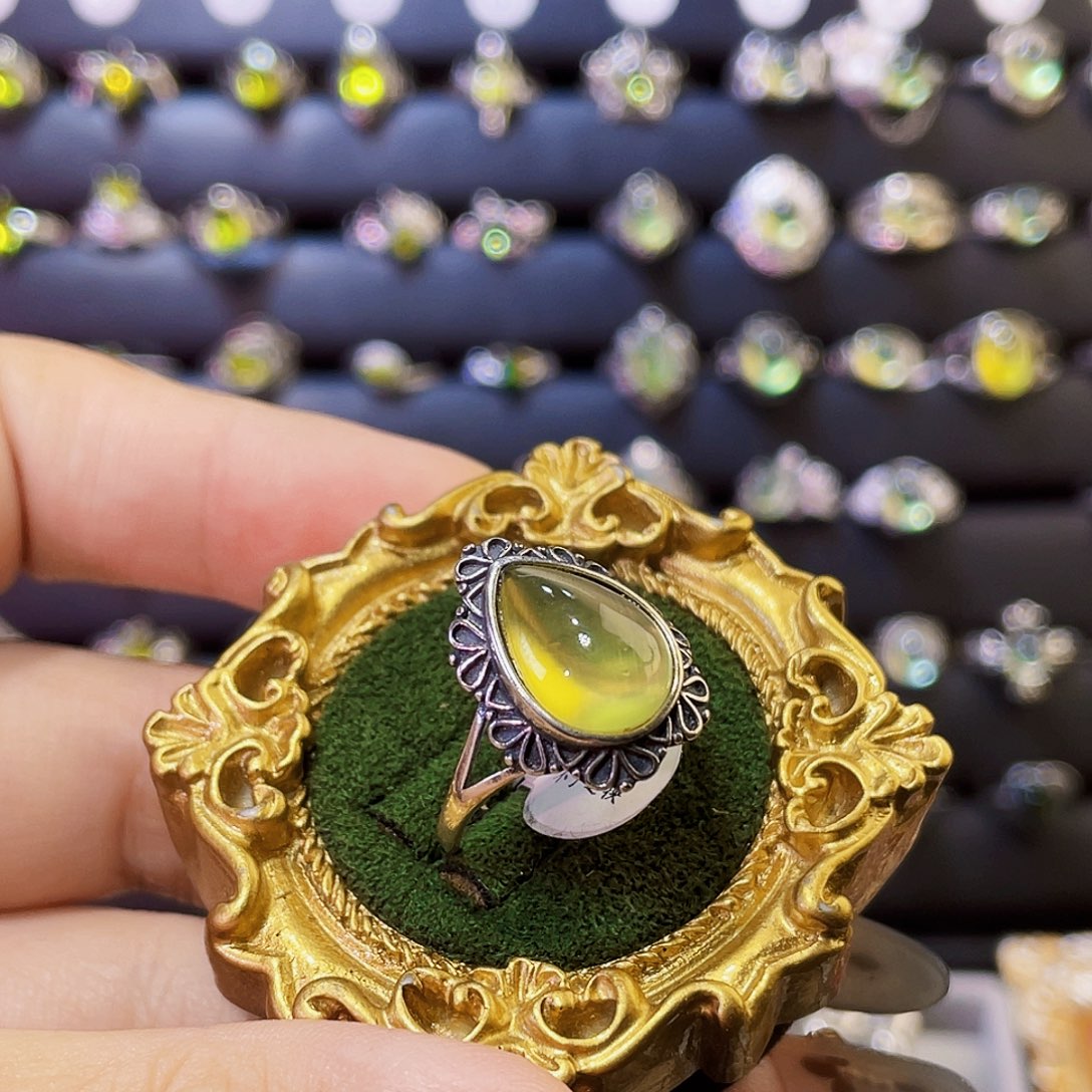 925银合成立方氧化锆金葡萄水滴戒指