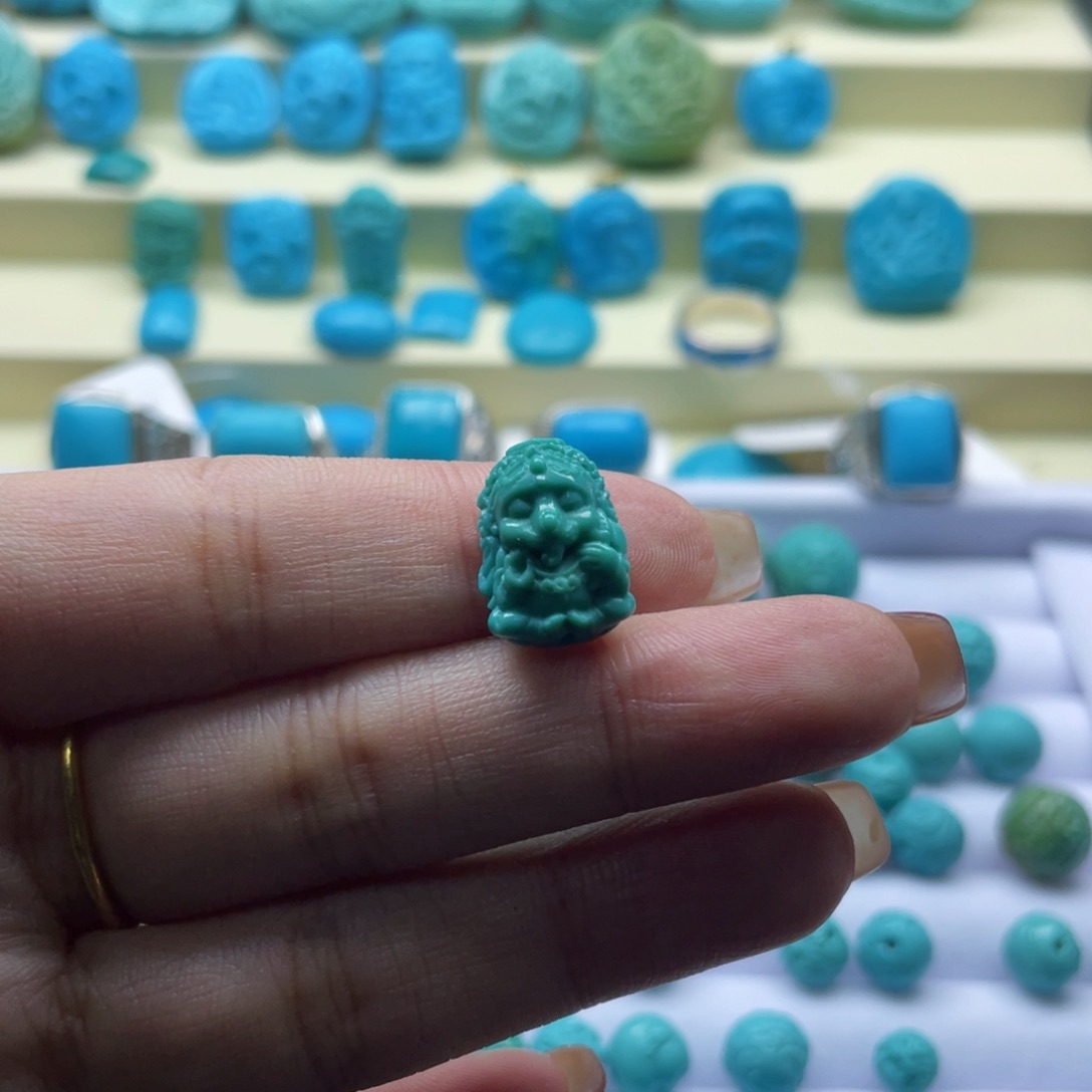 绿松石雕刻未镶嵌