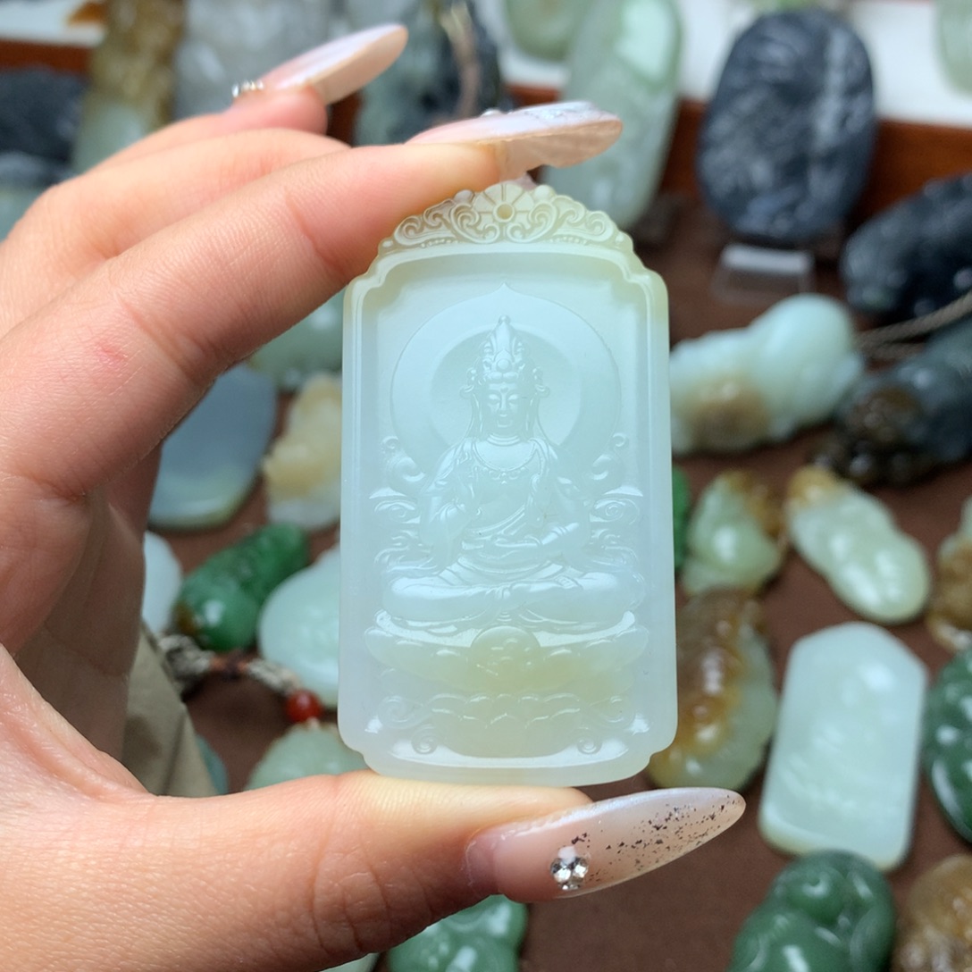 和田玉挂件未镶嵌?