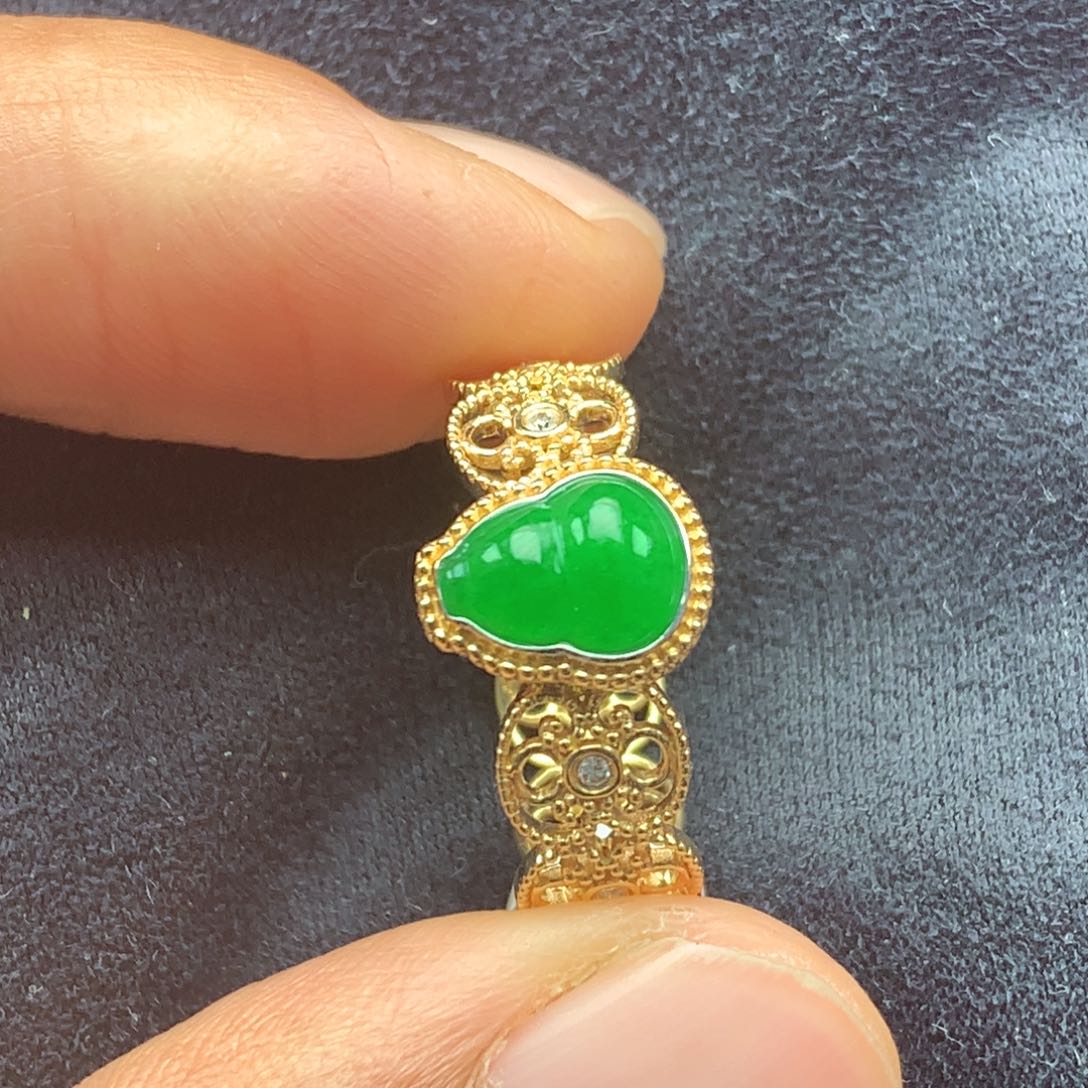 翡翠18K金镶嵌颈饰上新