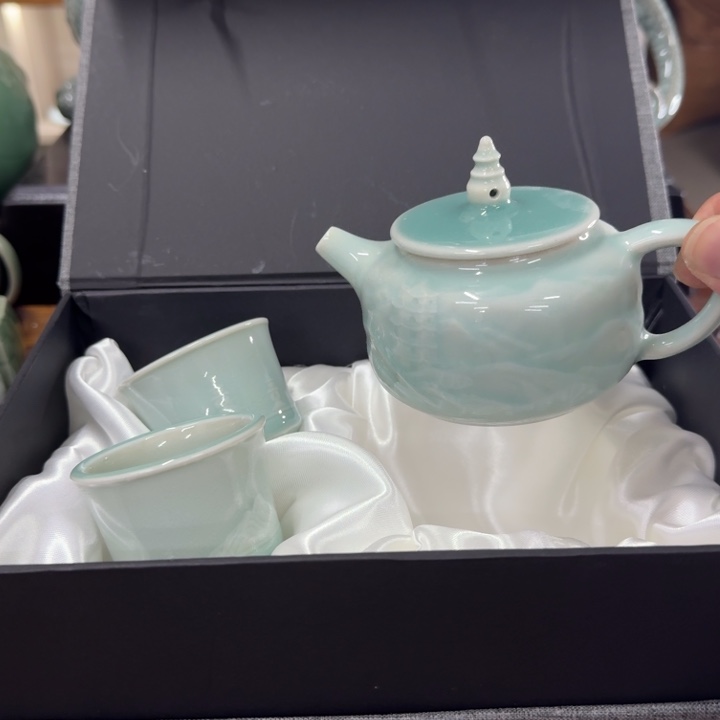 龙泉青瓷茶具微瑕4650