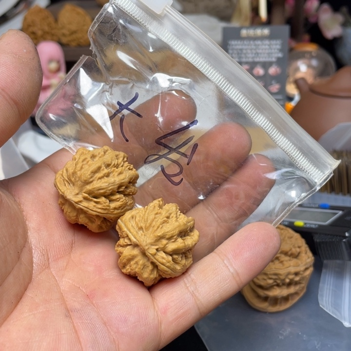 文玩核桃把件林*发秋子