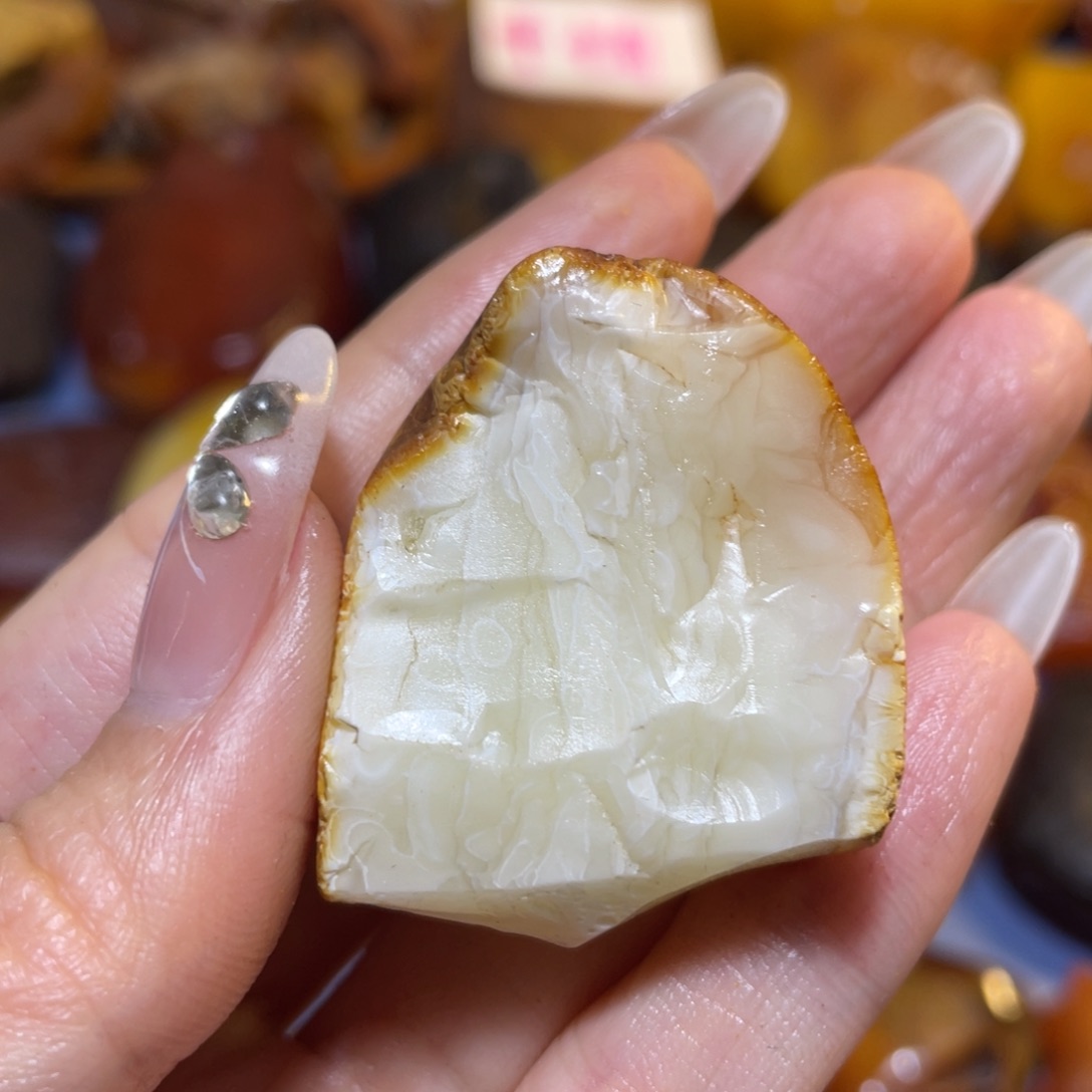 定制琥珀未镶嵌原石