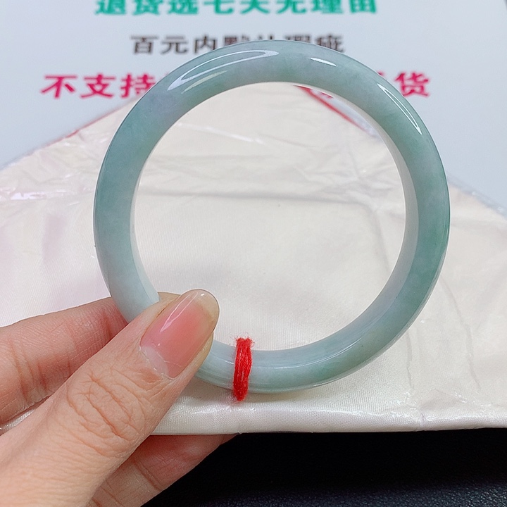 未镶嵌手镯翡翠展****）
