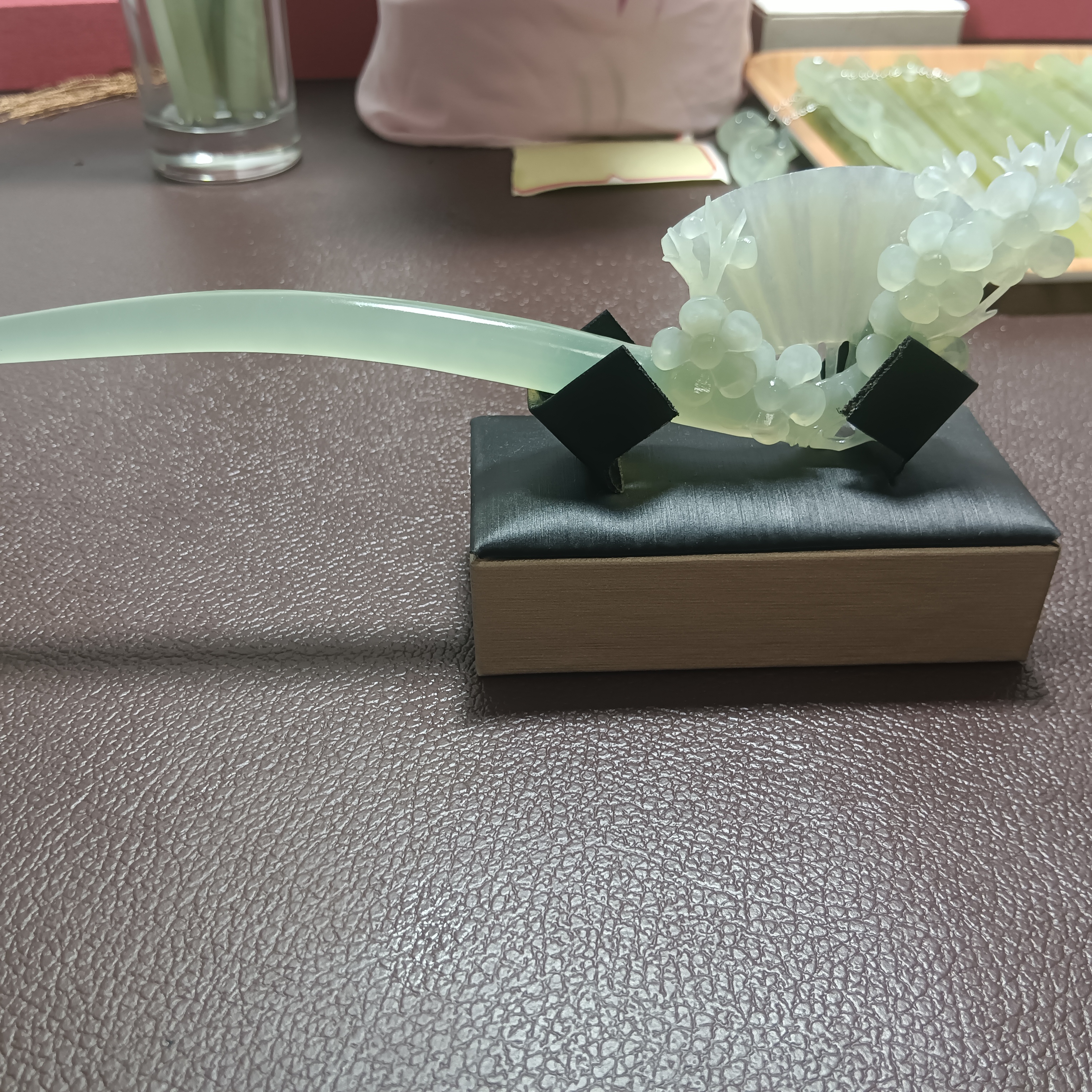 岫玉发簪，梅花扇子，纯手工雕刻，蛇纹石玉