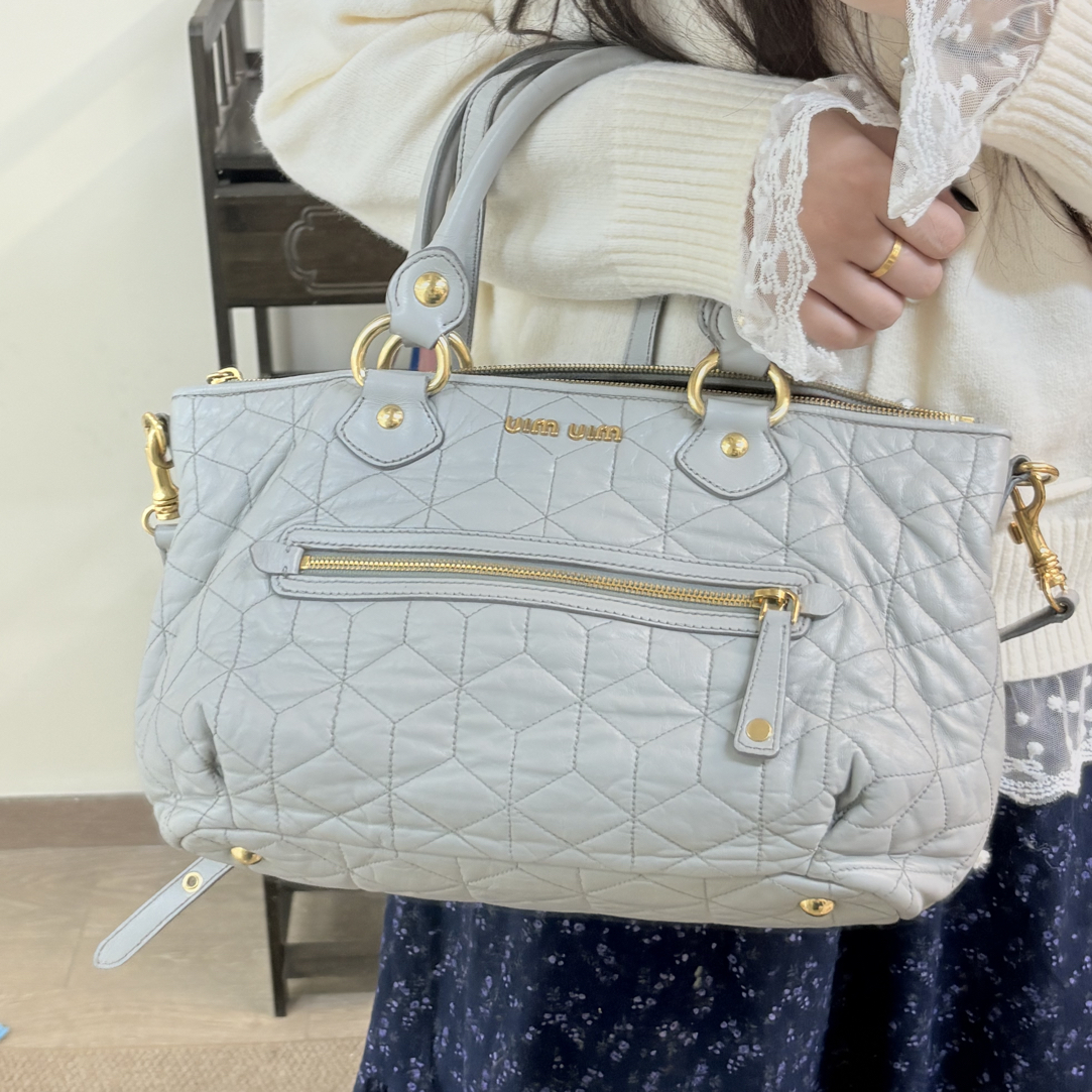 95新 MIU MIU/缪缪 奶蓝色手提单肩斜挎包