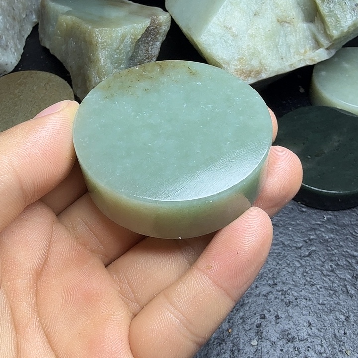 和田玉（糖玉）未镶嵌珠宝奇石