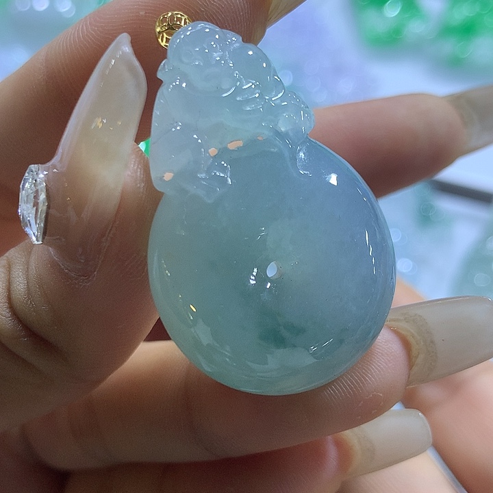 翡翠18K金镶嵌颈饰天然翡翠A货吊坠