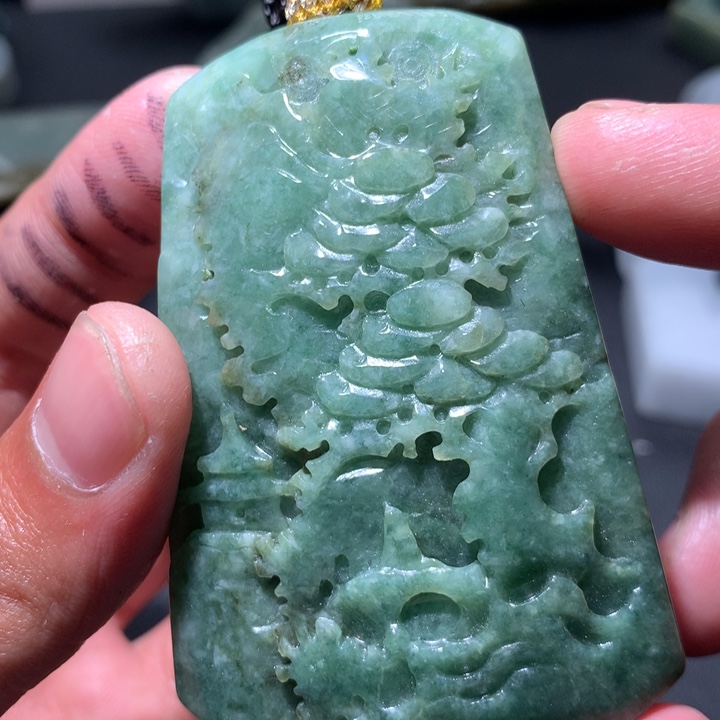 翡翠未镶嵌颈饰保真天然a货翡翠