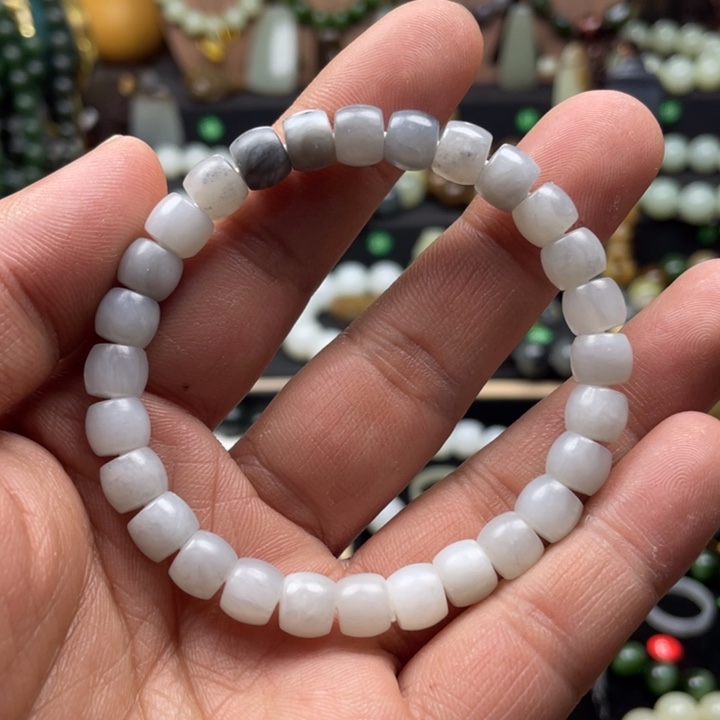 和田玉手串未镶嵌青花子卡8直切柔光