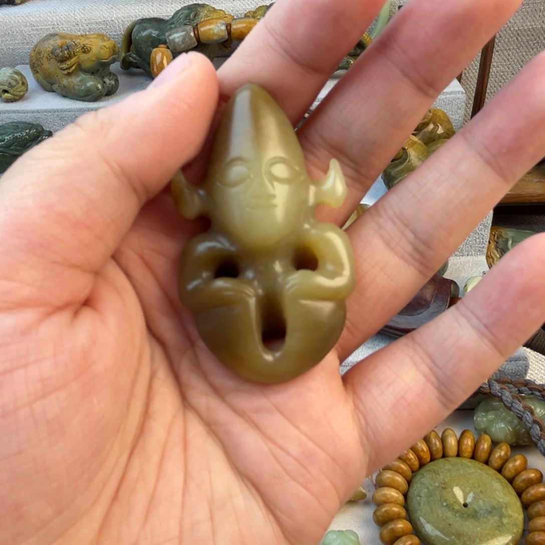 岫岩老玉（透闪石质玉）把件未镶嵌花*花