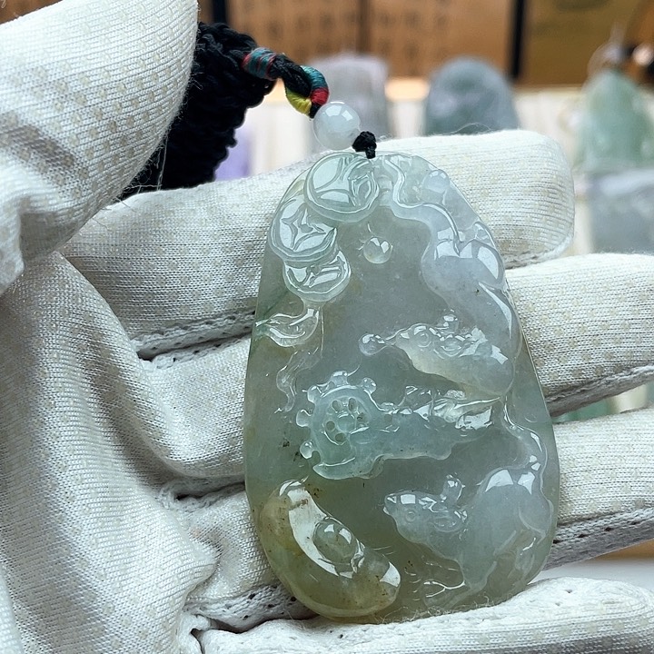 翡翠未镶嵌颈饰天然翡翠A货鼠你有钱