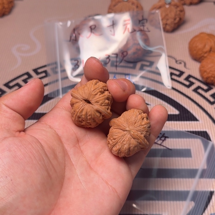 不***班大叶紫檀（黑酸枝木类）