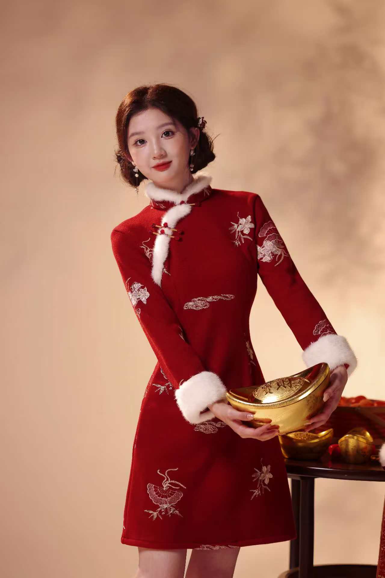 祥弈--红色短款小个子加绒加厚毛边袖日常时尚国风旗袍