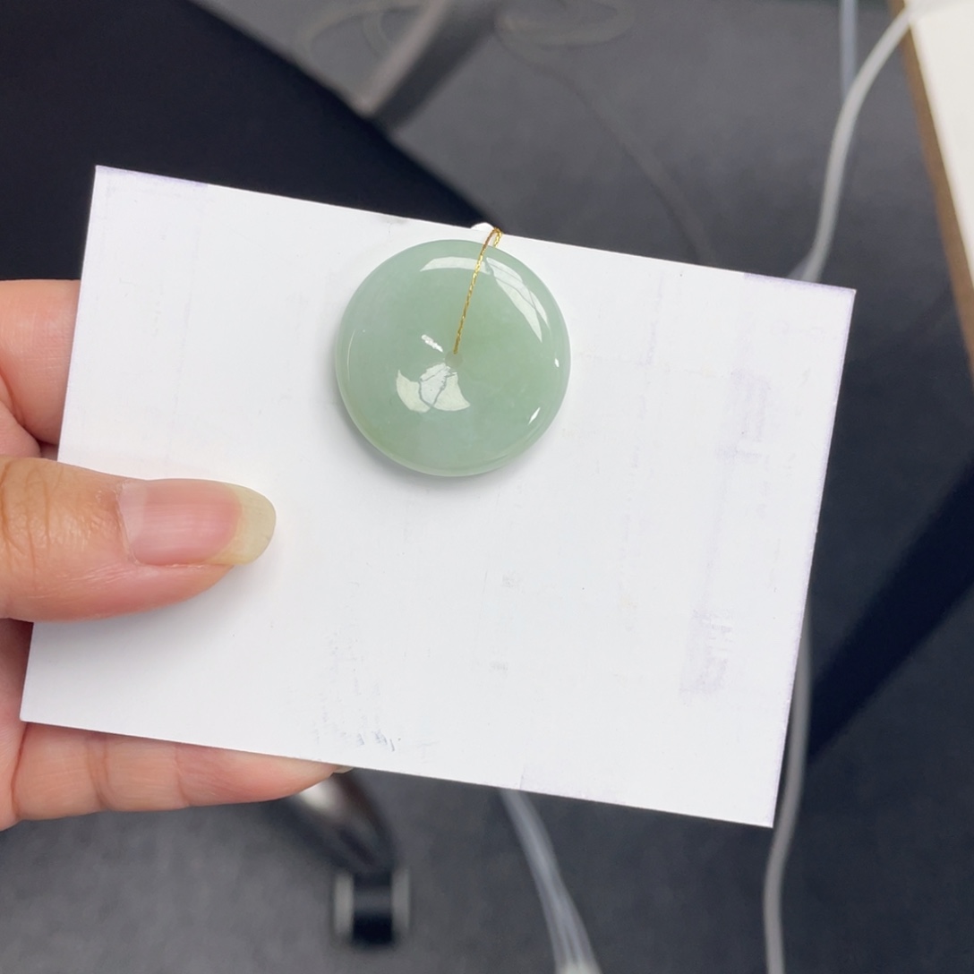 翡翠未镶嵌颈饰平安扣