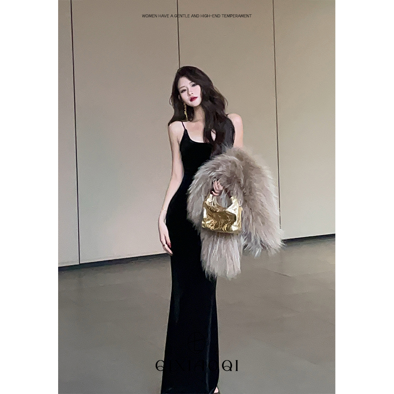 七小七Sicily【一裙多穿】丝绒黑色吊带裙法式修身连衣裙女性感长裙