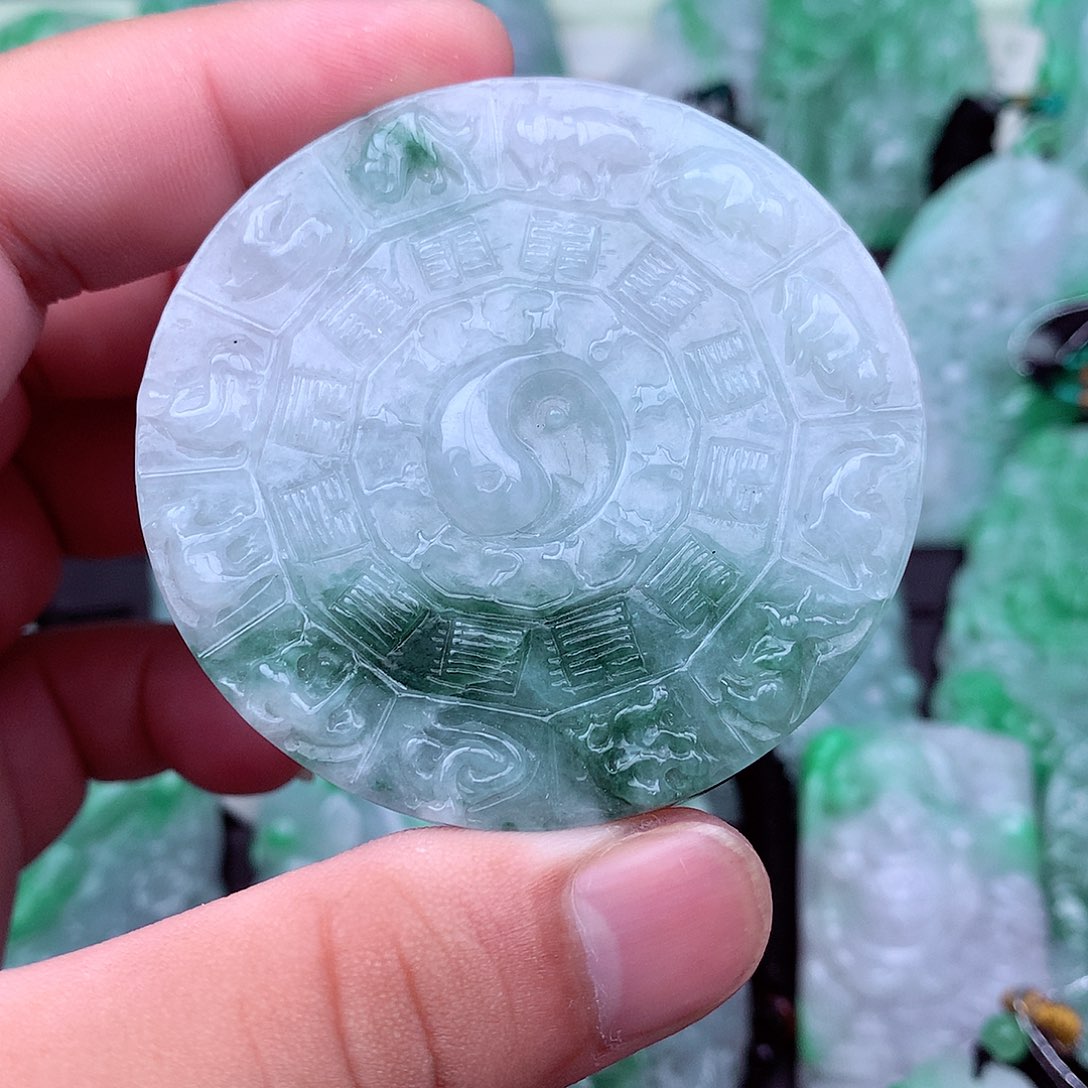 吊坠(不含链)未镶嵌翡翠