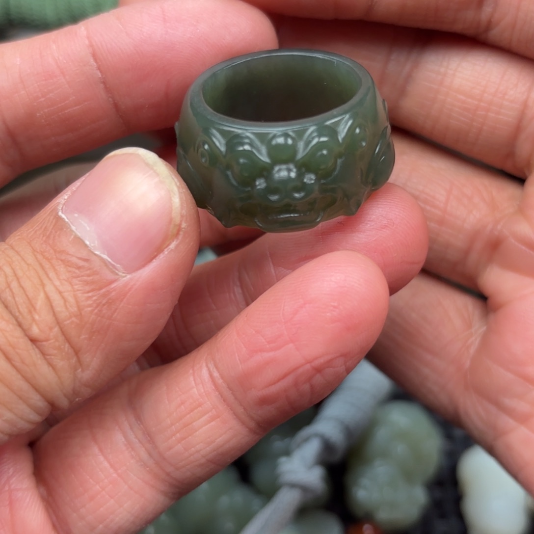 和田玉吊坠未镶嵌