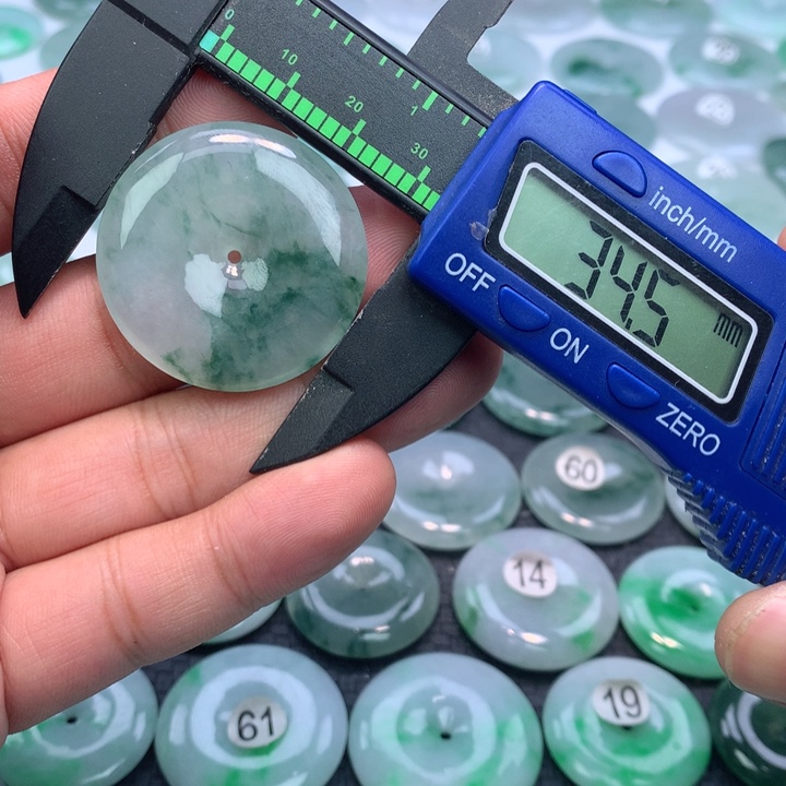 翡翠颈饰未镶嵌缅甸天然A货翡翠