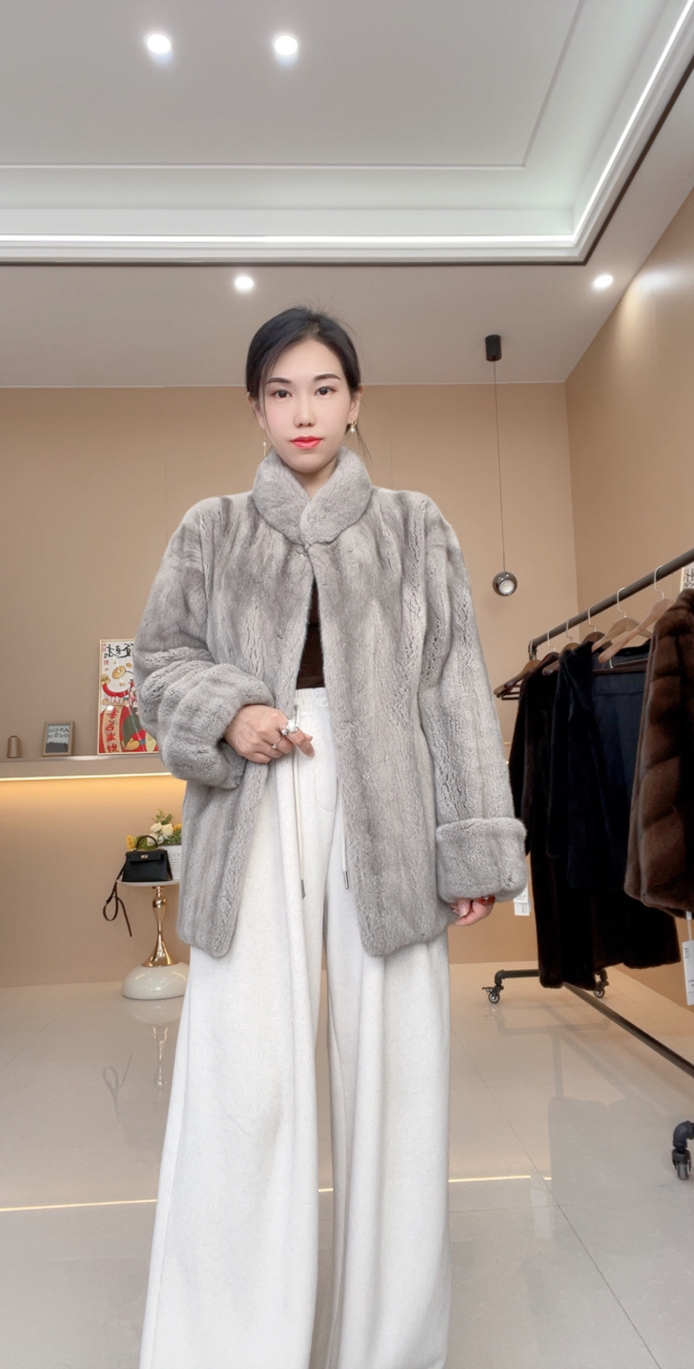 银兰原皮原色小母貂立领短款南瓜挽袖全抽刀全挖销工艺水貂皮草