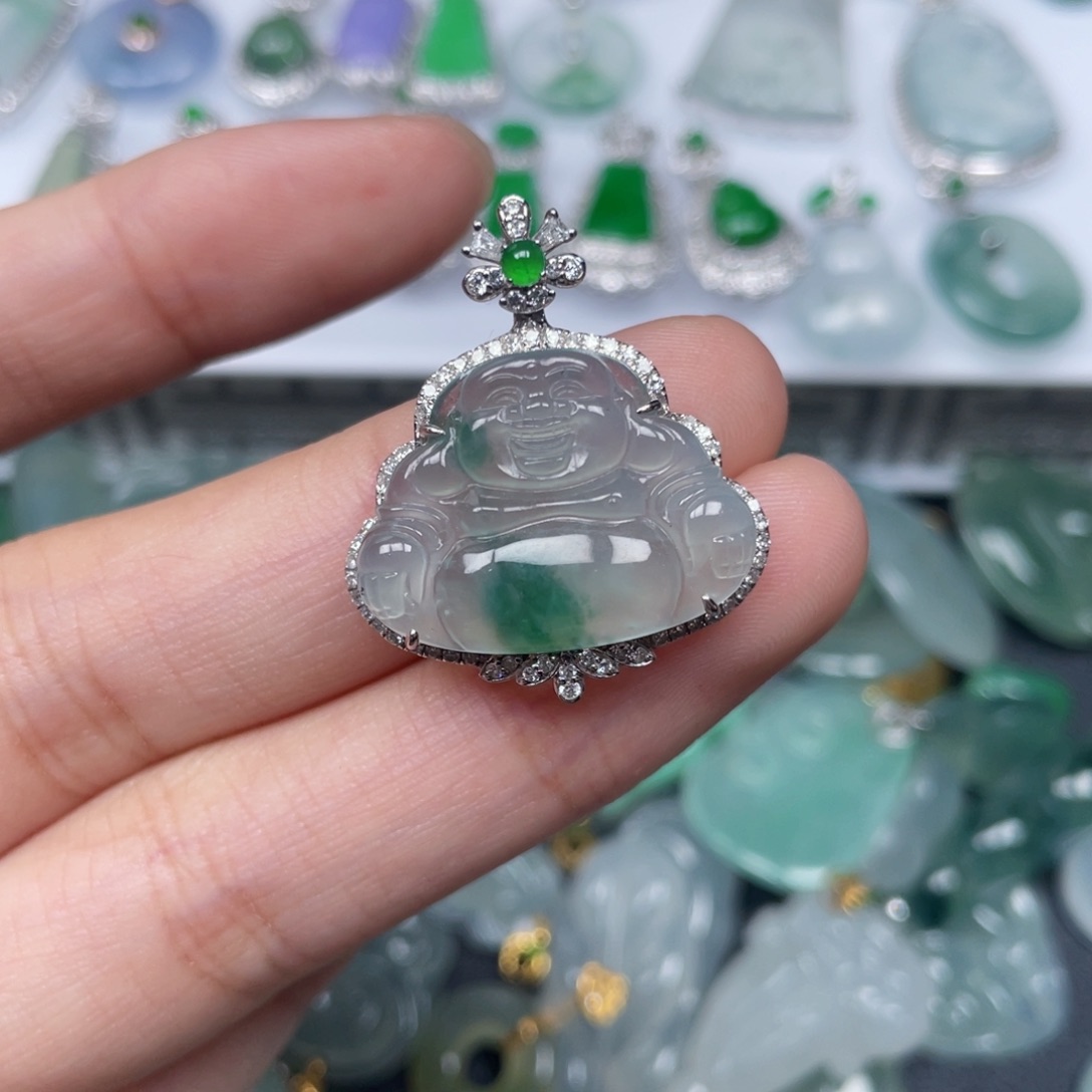 翡翠颈饰18K金镶嵌翡翠