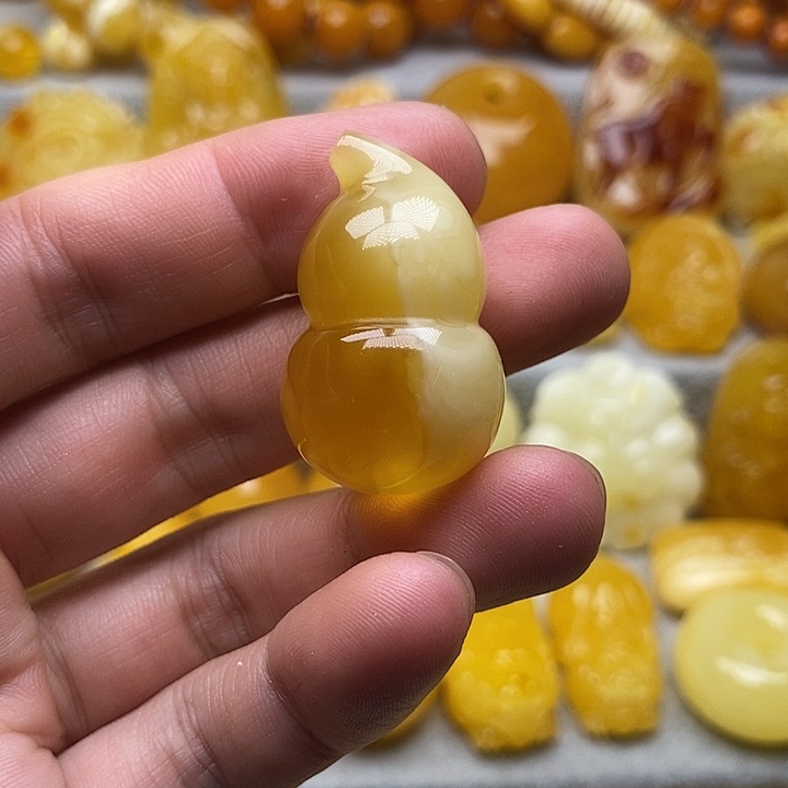 琥珀颈饰未镶嵌琥珀蜜蜡吊坠