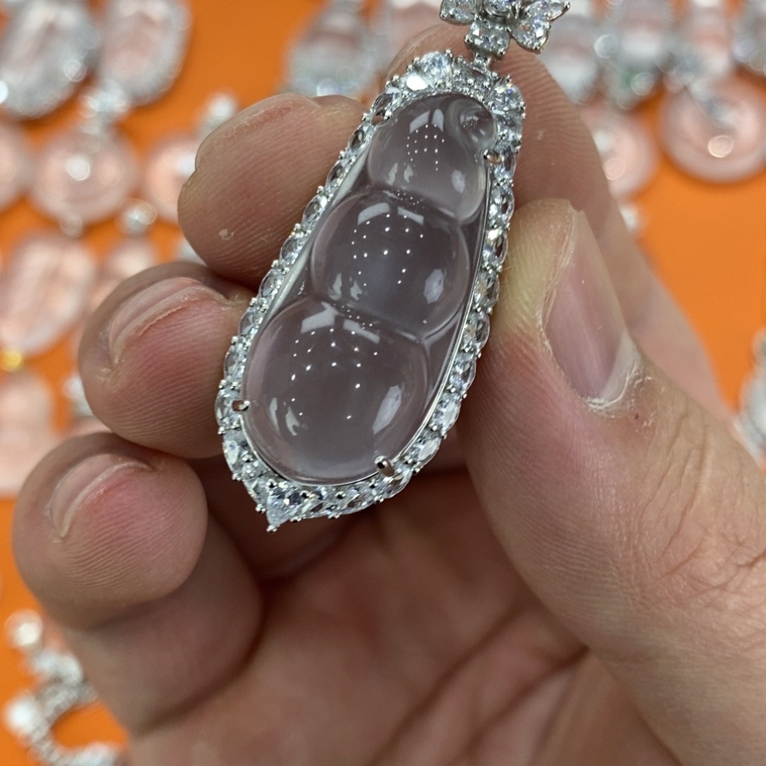 石英质玉吊坠(赠链)银S925镀金镶嵌一****o