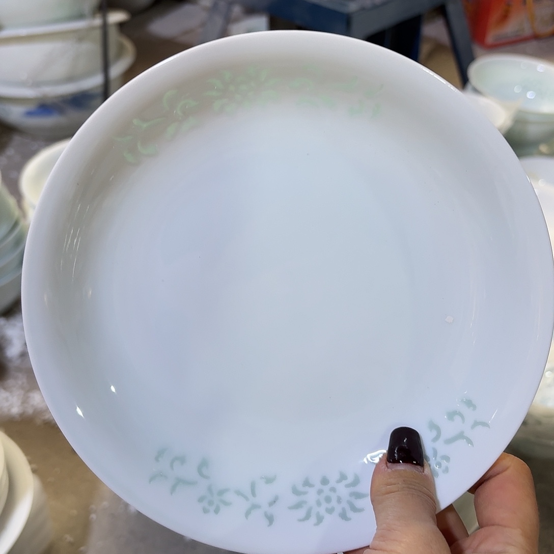 白瓷7英寸盘青缠两个微瑕
