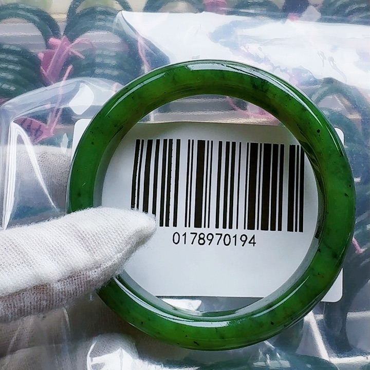 和田玉（碧玉）手镯未镶嵌6061