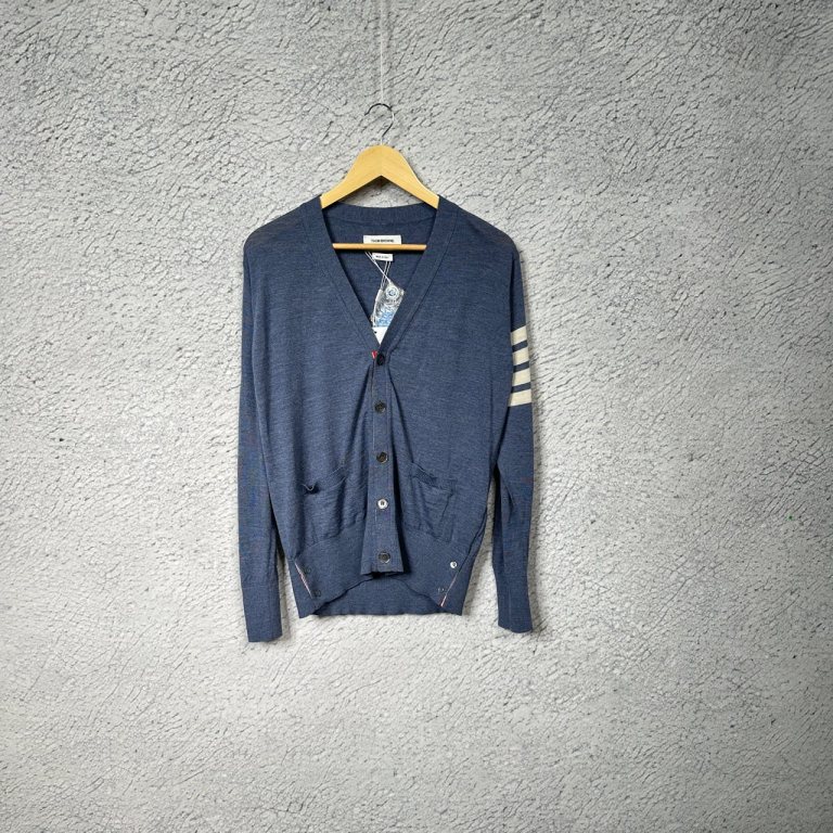 99新 THOMBROWNE 青色羊毛开衫/2码