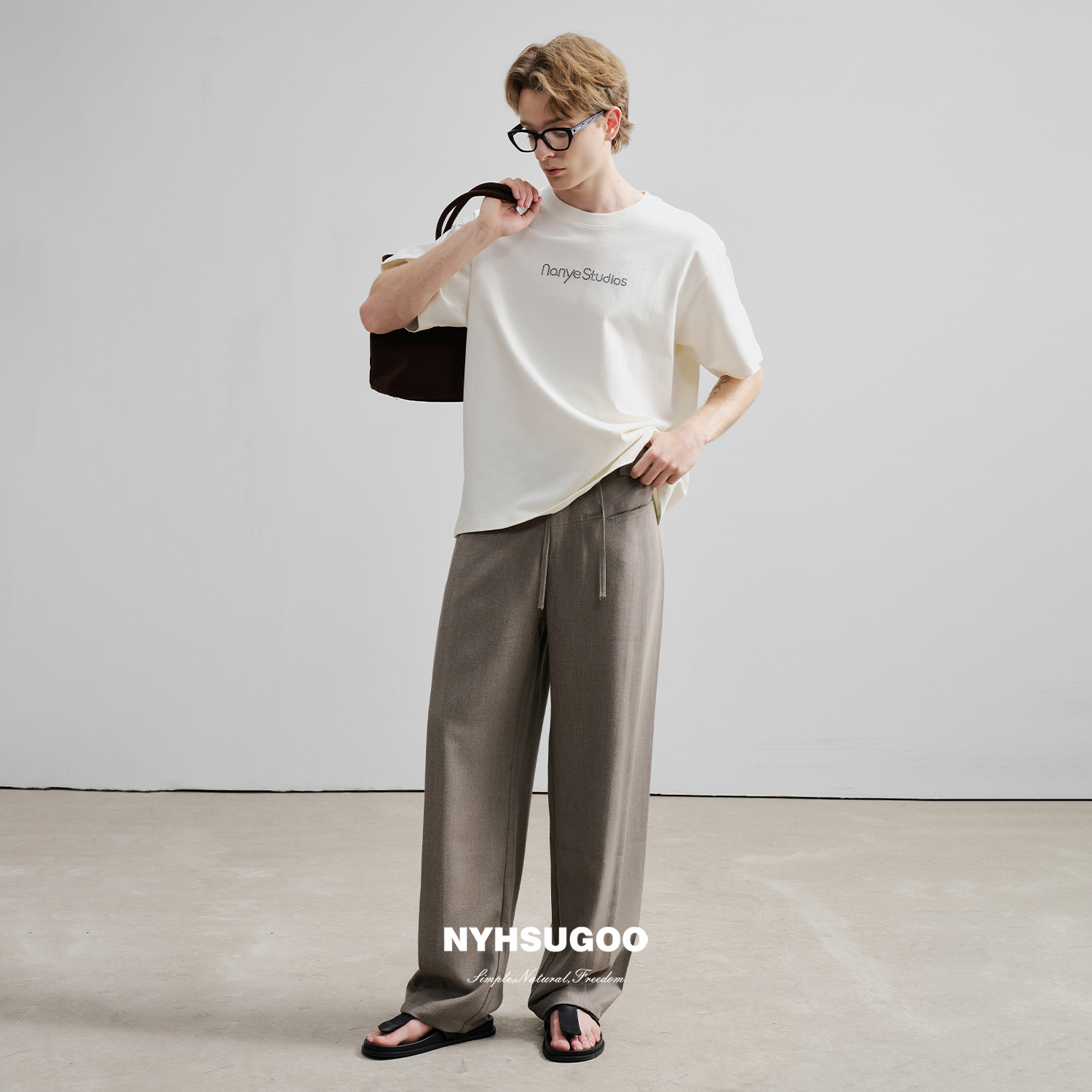 NYHSUGOO/南乙3543夏季纯棉设计款男士圆领上衣重磅烫钻短袖T恤