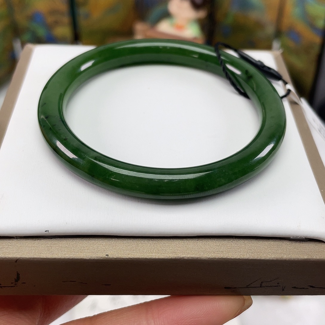 和田玉（碧玉）未镶嵌手镯
