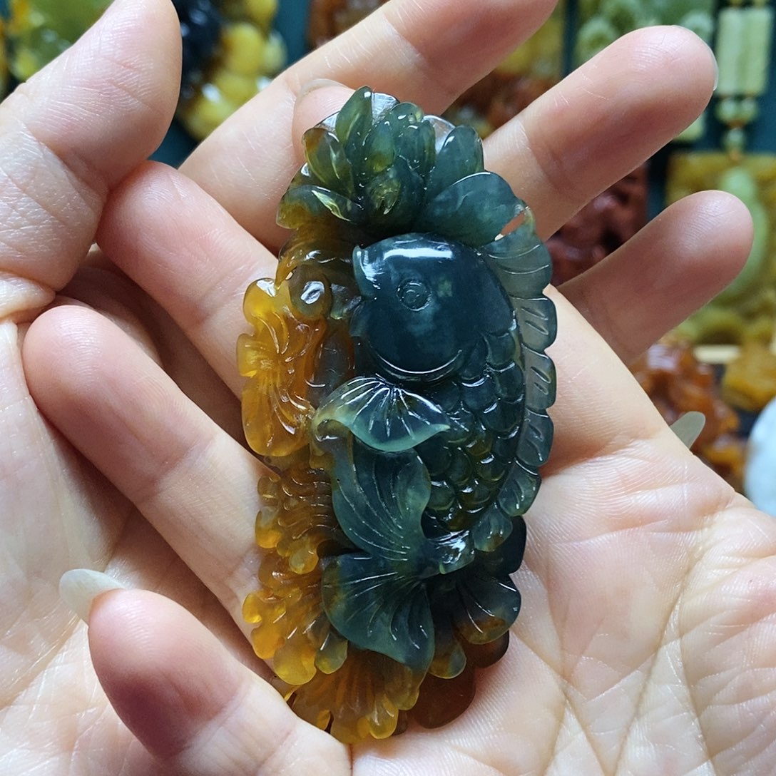 岫玉未镶嵌吊坠(赠链)