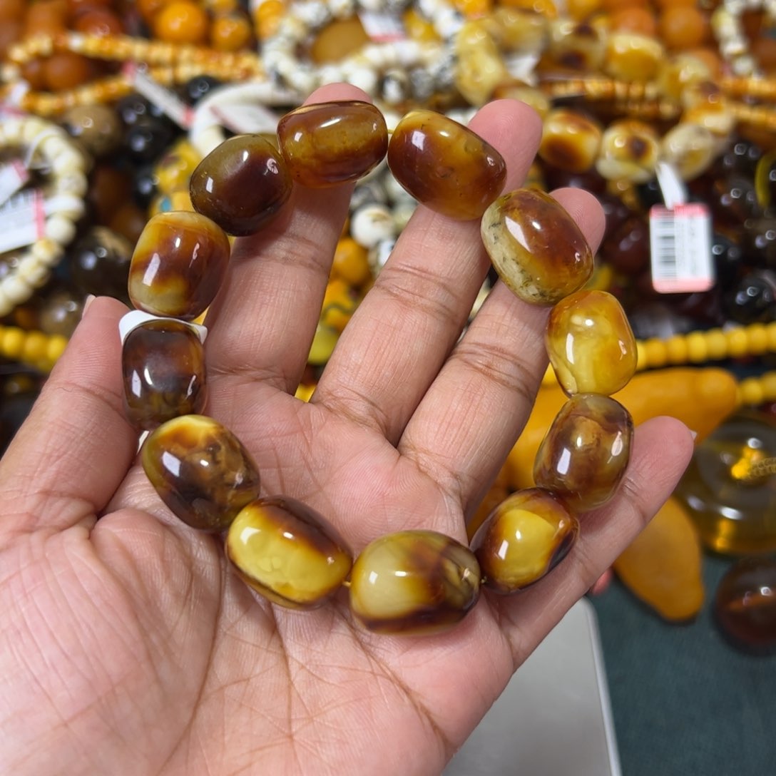 未镶嵌琥珀珠宝奇石475