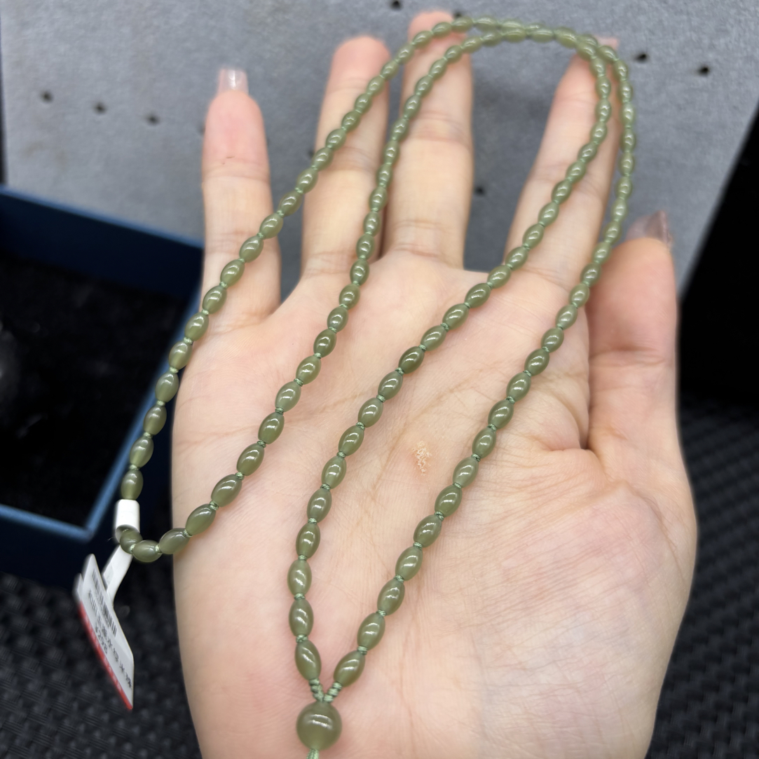 精美天然和田玉湖水绿米珠3.5mm玉石挂坠绳项链毛衣链长链百搭款